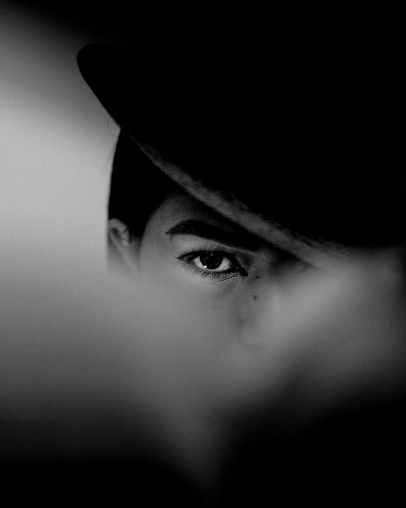 6 Grayscale Conversion Secrets for Timeless, Dramatic Photos
